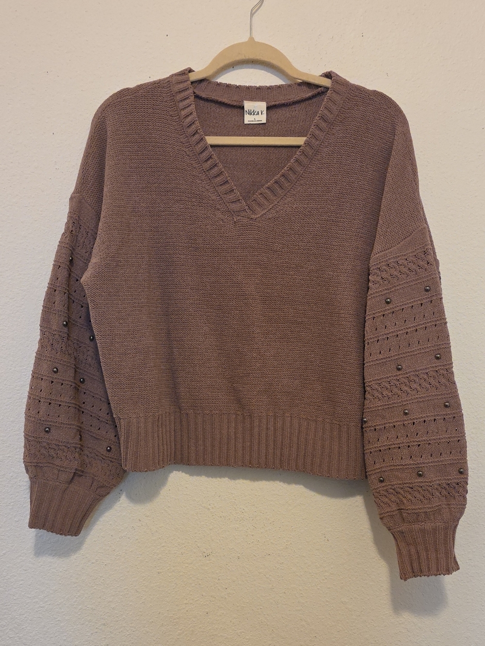 Dusty Mauve V-Neck Cropped Knit Sweater with Beaded Balloon Sleeves